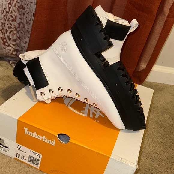 Timberland Women's White and Black Combat Boots - Picture 5 of 6